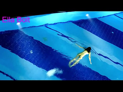 ❤️ मी पाहणे थांबवू शकत नाही, तरुण गोरा ELLA BOLT रिसॉर्ट पूलमध्ये नग्न पोहताना पकडला गेला ️❌ गुदद्वारासंबंधीचा व्हिडिओ mr.xxxifuck.ru वर
